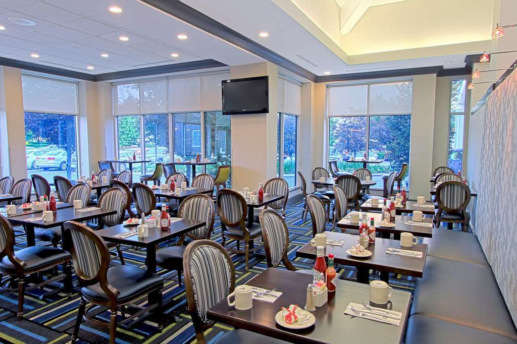 Hilton Garden Inn Westbury Restaurant photo